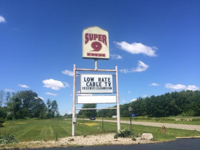 Super 9 Motel Albion ภายนอก รูปภาพ
